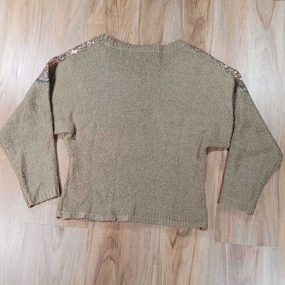 🔥Forever 21 Olive & Rose Gold Sequined Shoulder Sweater Small - Picture 2 of 7